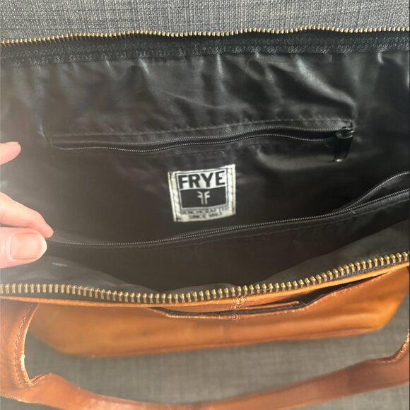 FRYE TOTE• LEATHER - Picture 9 of 10